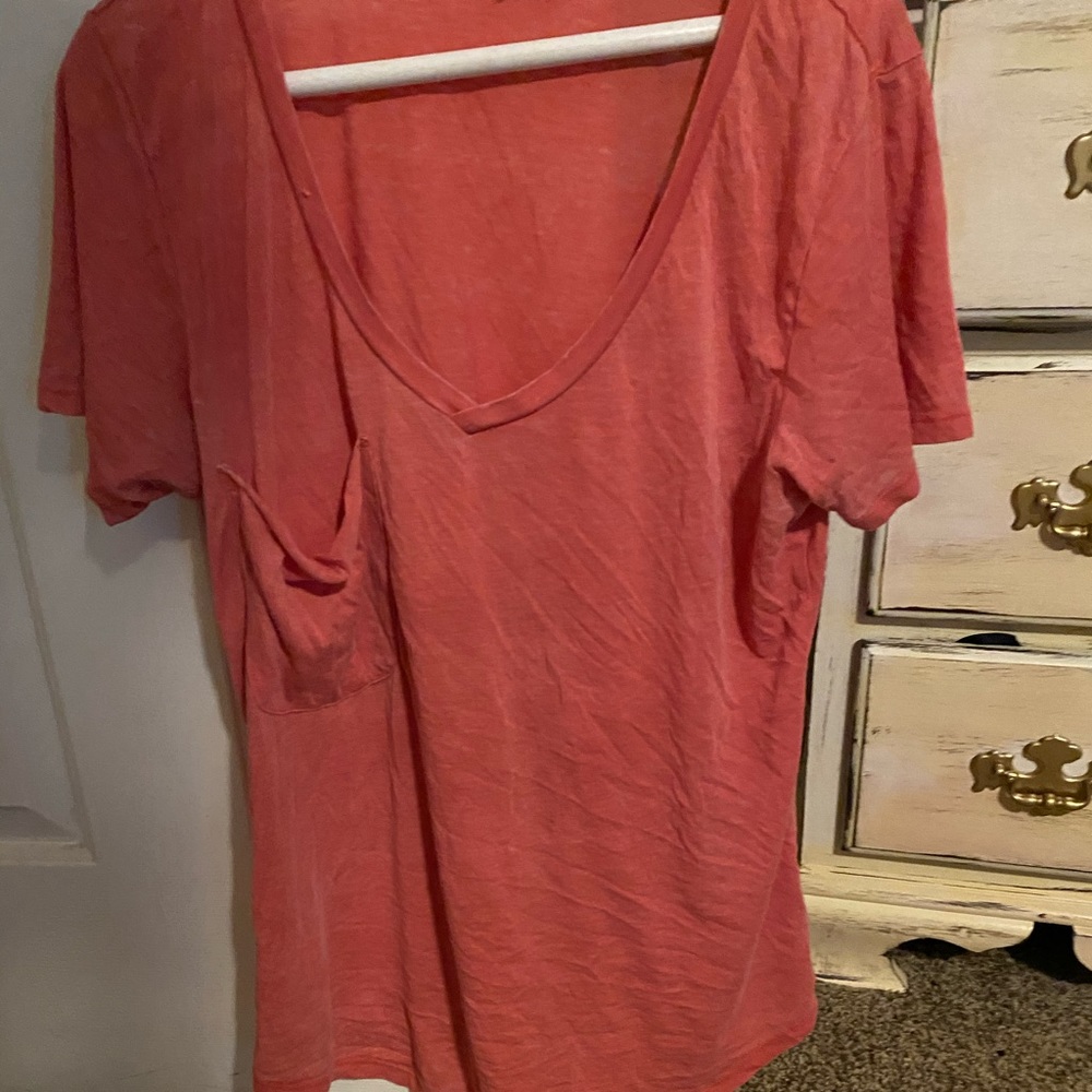 NWOT Z-supply short pocket v-neck T.
